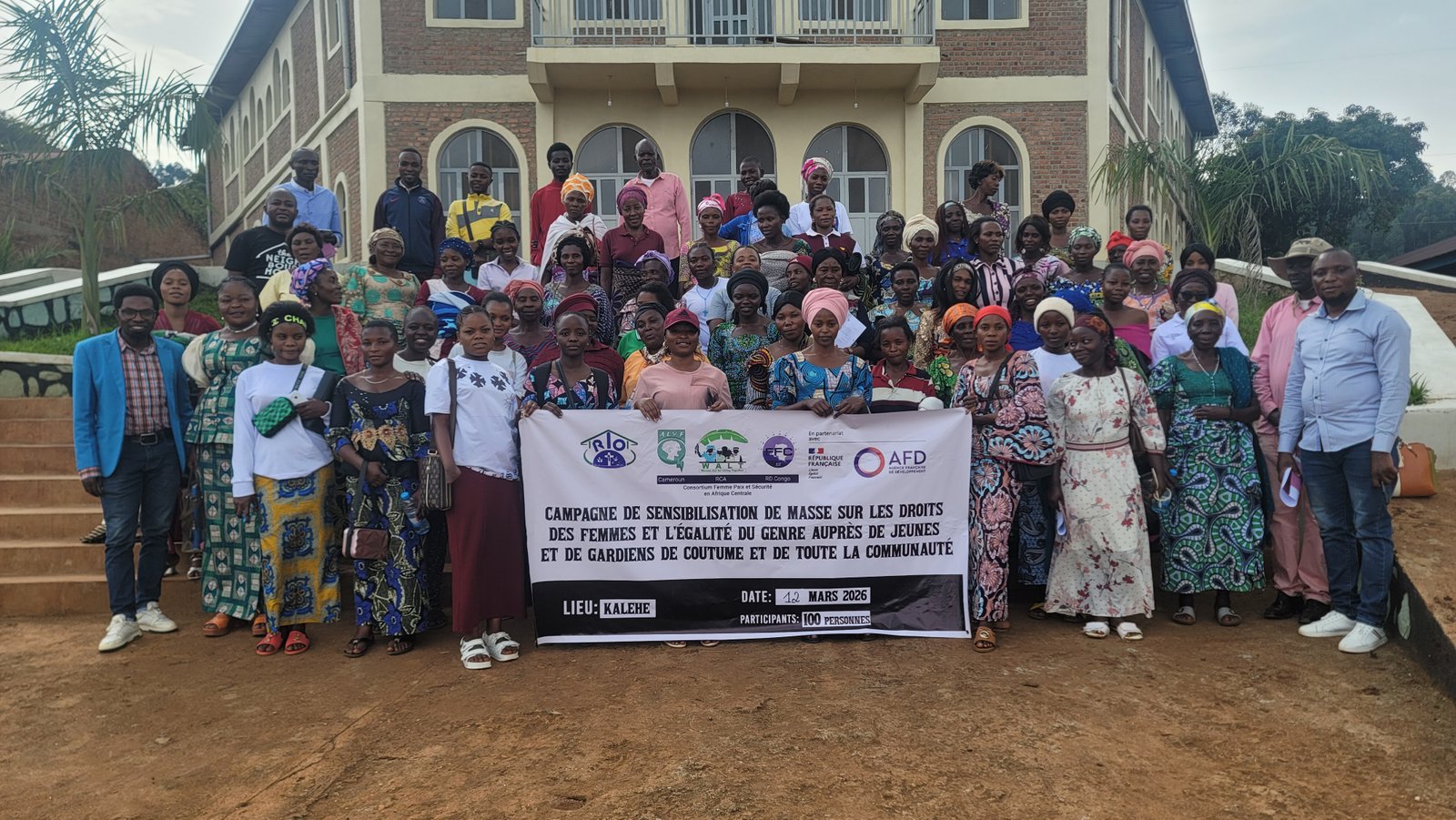 Photo de l'activité : Campagne de sensibilisation de masse sur les droits des femmes et l'égalité du genre auprès de jeunes et de gardiens de coutume et de toute la communauté